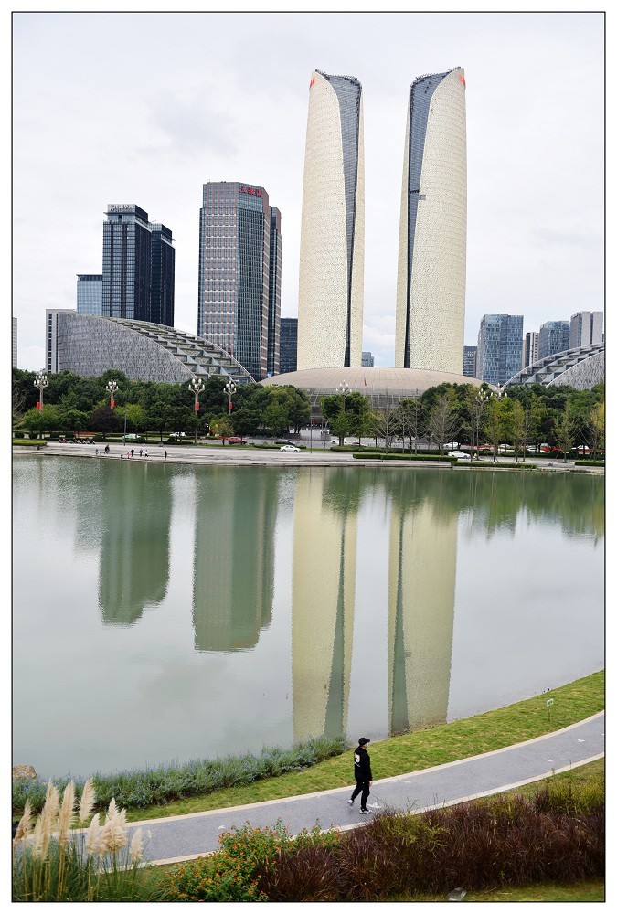 天道酬勤，宁静致远！